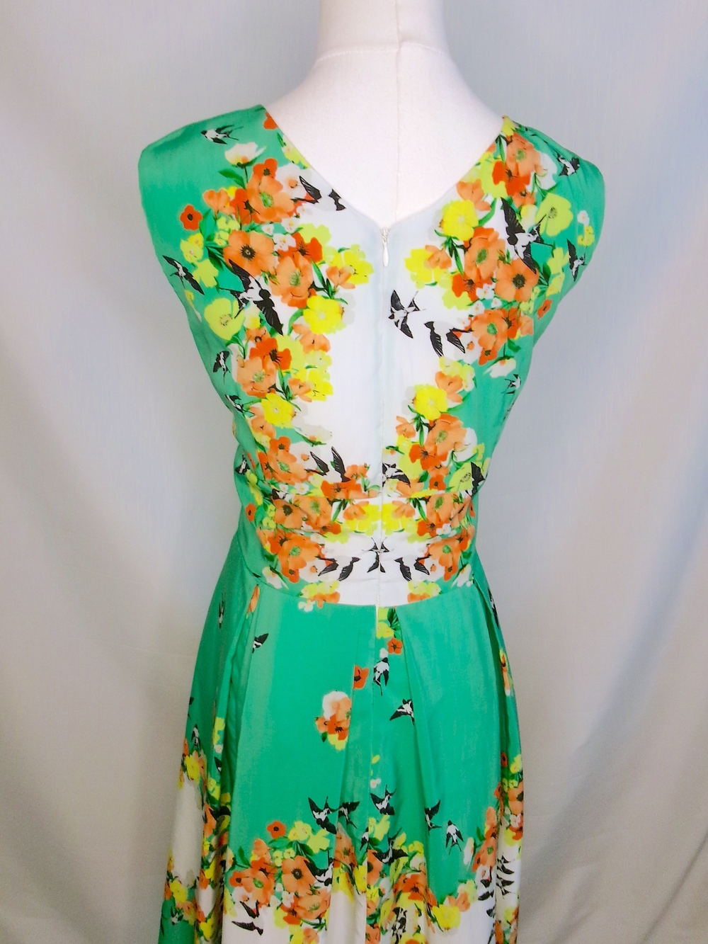Rabbit Rabbit Rabbit Green Floral V-Neck Maxi Dress - Picture 6 of 8